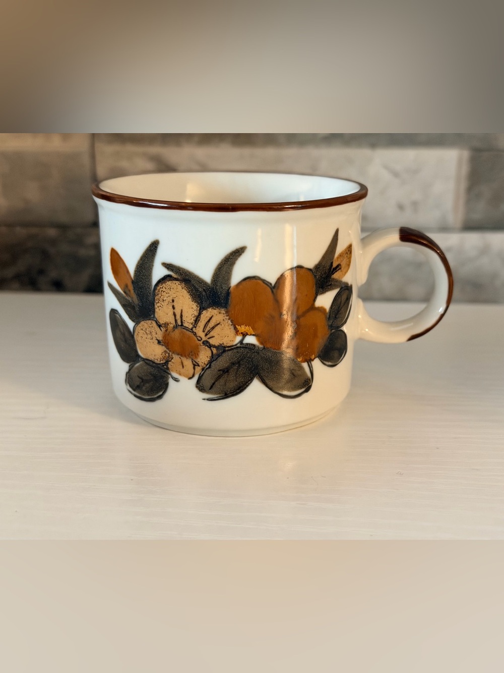 Vintage 1970s Handpainted Handgemalt Floral Mug Retro Autumn Flower Coffee Cup